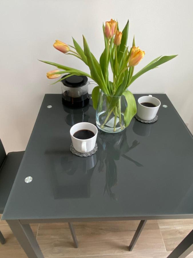 Lovely And Modern Studio Apartment. Borehamwood Eksteriør billede